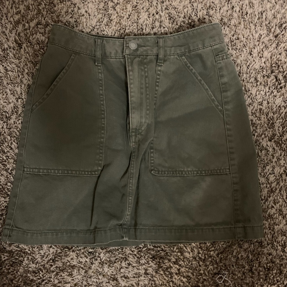 Army green high waisted skirt
